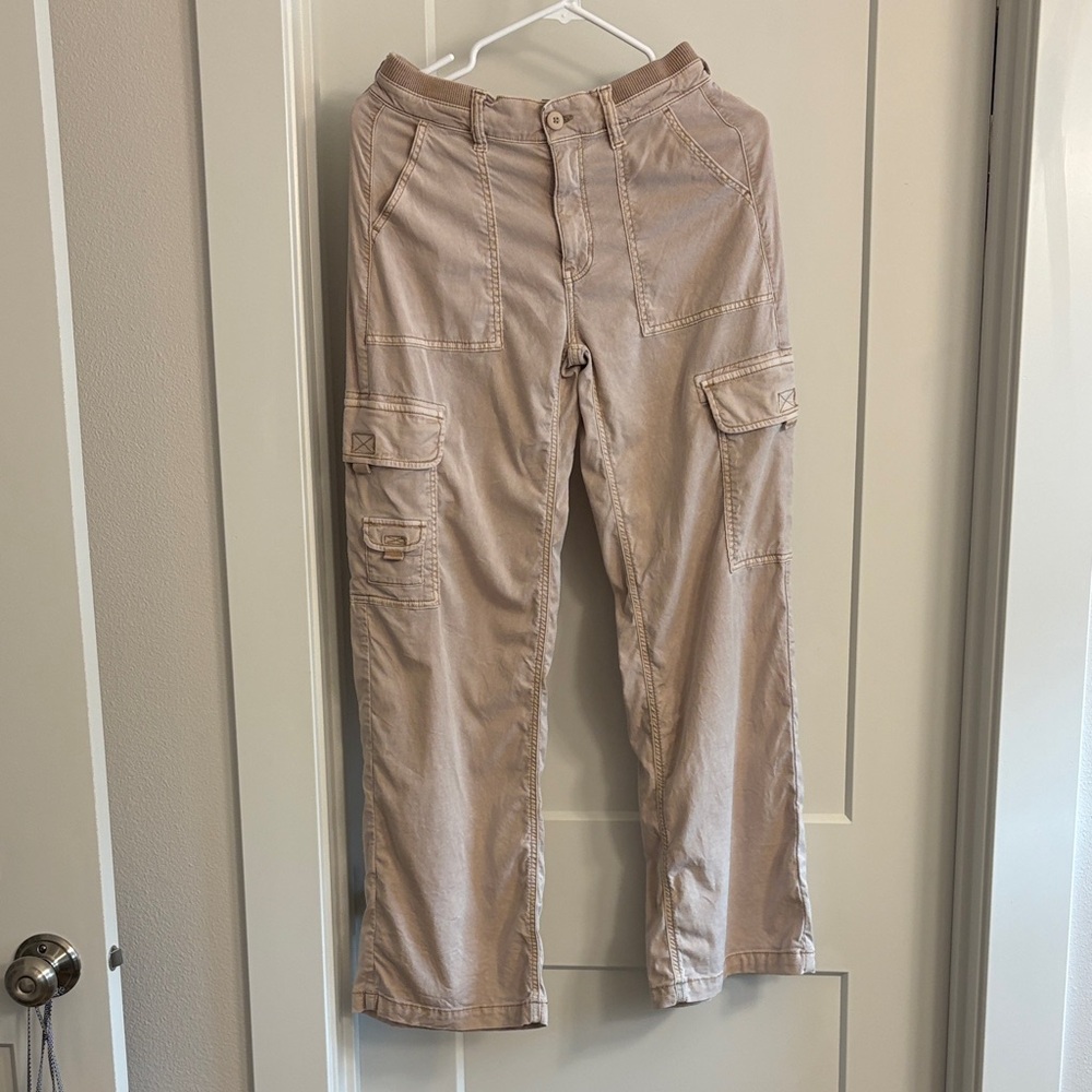 American Eagle Outfitters Light Tan Cargo Pants